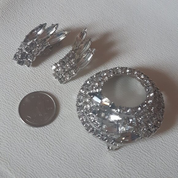 Rhinestone Concentric Circles w/ Marquis Vintage Brooch and Clip On Earring Set - Picture 14 of 15